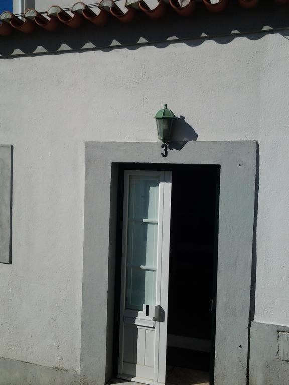 Typical Small House Near Lisbon Oeiras Exterior photo
